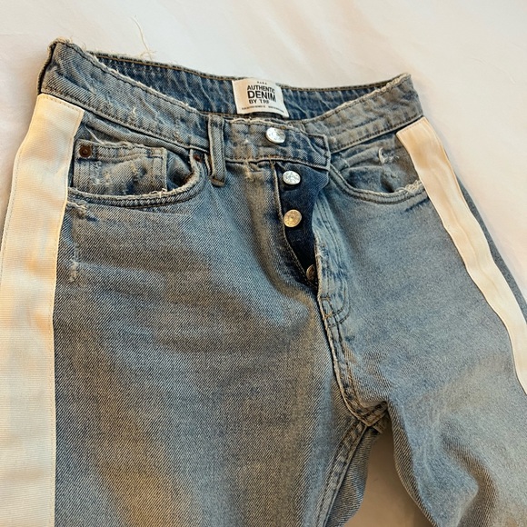 zara jeans with white strip - Picture 3 of 3